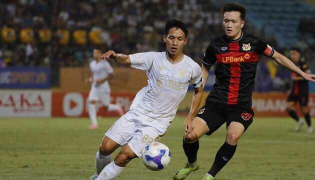 Hoàng Đức khiến ngày ra mắt của Harry Kewell không trọn vẹn.