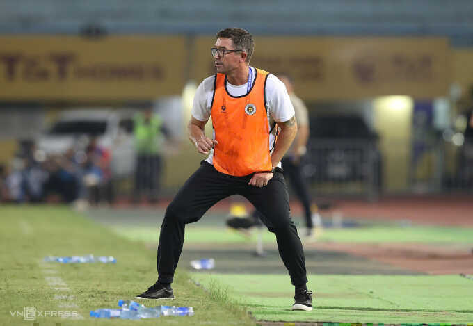 HLV Harry Kewell: `Hà Nội FC chơi đẹp, nhưng không may`