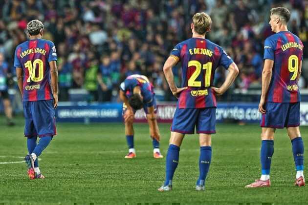 Barcelona gục ngã trước PSG ngay tại sân nhà.