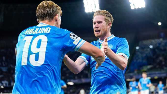 De Bruyne so sánh Hojlund với Haaland