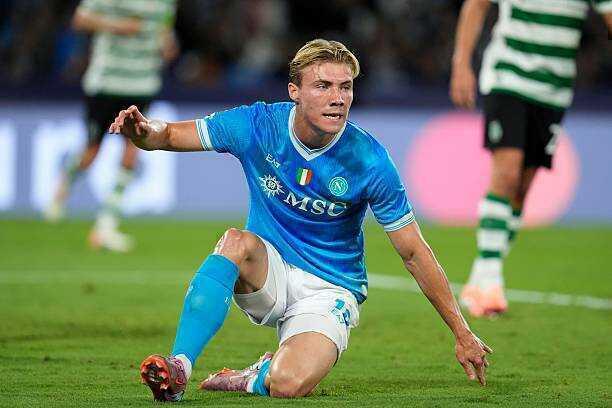 De Bruyne so sánh Hojlund với Haaland sau thắng lợi của Napoli