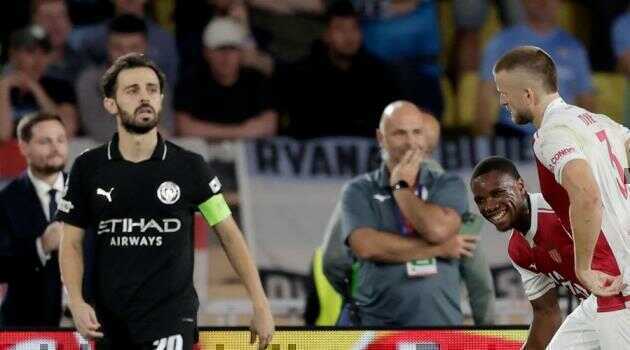 Man City bị Monaco cầm hòa: Tại sao Bernardo Silva vẫn được giữ lại trên sân?