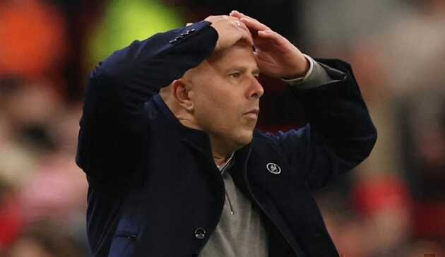 Ám ảnh PSG khiến Slot dần trở thành Postecoglou tại Tottenham