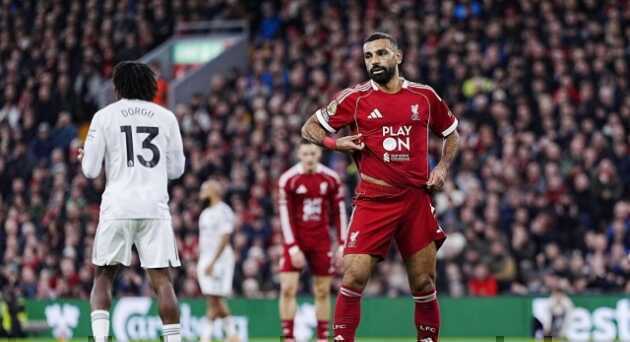 Salah bất lực trong thất bại của Liverpool.