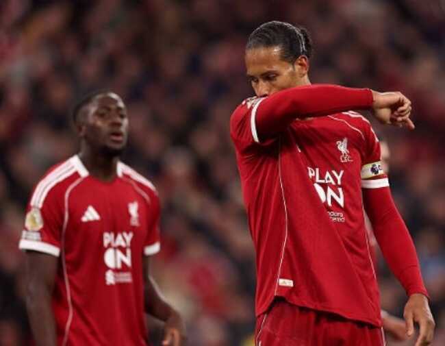 Hàng thủ Liverpool mang đến cơn đau đầu cho Arne Slot