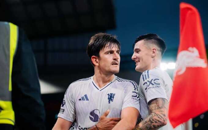 Neville: `Man Utd có thể cán đích trong top 6 Ngoại hạng Anh`