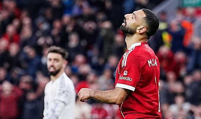 Salah, Van Dijk bị chỉ trích sau trận thua Man Utd