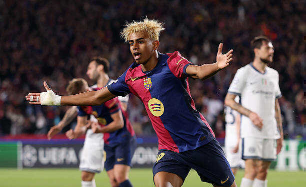 Yamal là ngòi nổ của hàng công Barcelona.