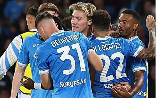 Soi trận PSV vs Napoli: Chủ nhà buộc thắng