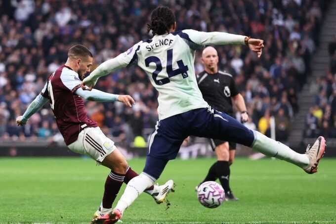 Tottenham thua ngược trên sân nhà