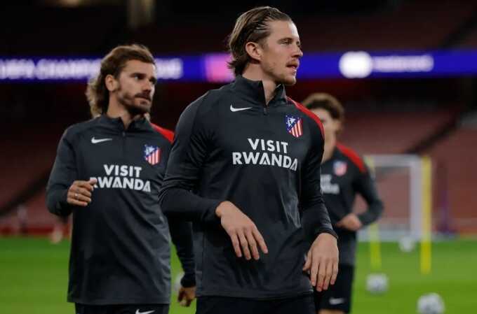 Atletico tố Arsenal `chơi xấu` vì tắm nước lạnh ở Emirates