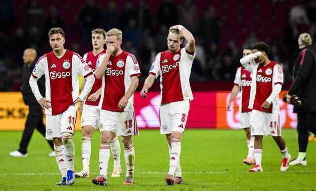 Ajax đang gặp khủng hoảng phong đ6ọ