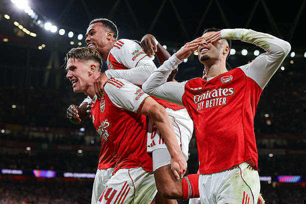 Arsenal chiến thắng, Martinelli khen ngợi Gabriel