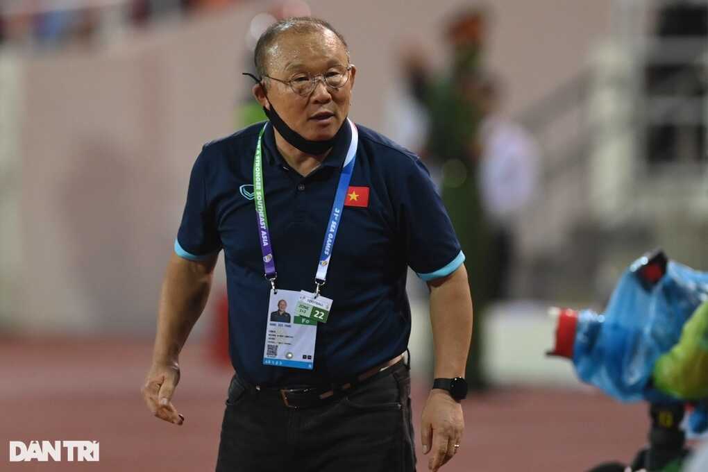 Bóng đá Đông Nam Á dậy sóng vì HLV Park Hang Seo