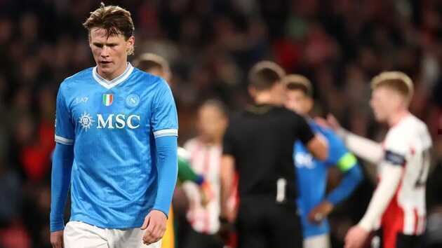 Scott McTominay chơi ra sao trong ngày Napoli thảm bại 2-6?