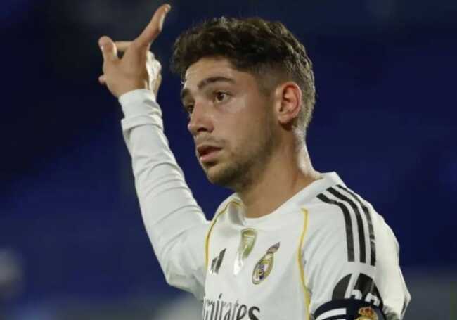 Valverde và bài toán tuyến giữa của Real