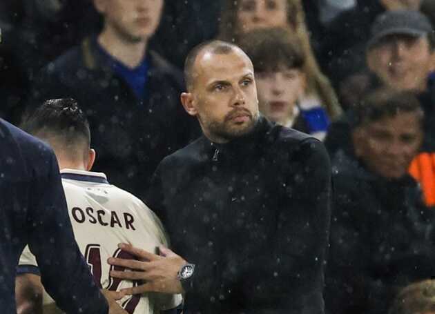 John Heitinga đã “không thông minh” khi đến Ajax