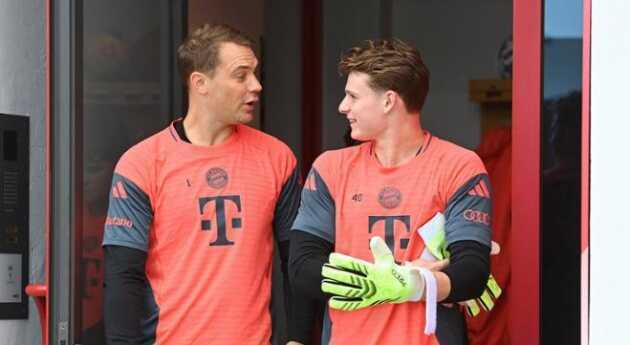 Bayern Munich đấu Gladbach: Vincent Kompany xác nhận Jonas Urbig bắt chính thay Manuel Neuer