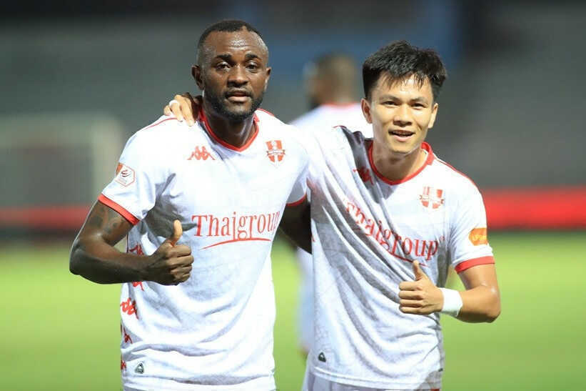 Hải Phòng đẩy HAGL xuống đáy bảng