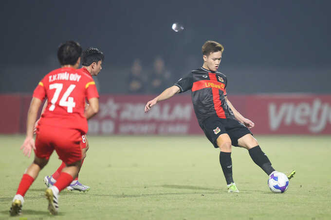 Nguyễn Hoàng Đức góp nhiều bàn nhất V-League 2025-2026