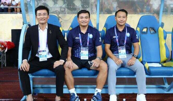 Nam Định vẫn đang tìm kiếm một 'thuyền trưởng' mới.