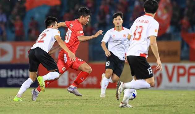 Alan tỏa sáng, CAHN thắng CA TP.HCM trong thế thiếu người
