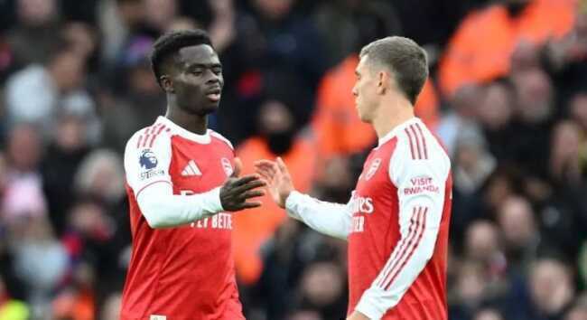 Arteta lý giải việc rút Bukayo Saka ra sân