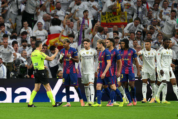 Barca nhận thất bại ở Bernabeu.