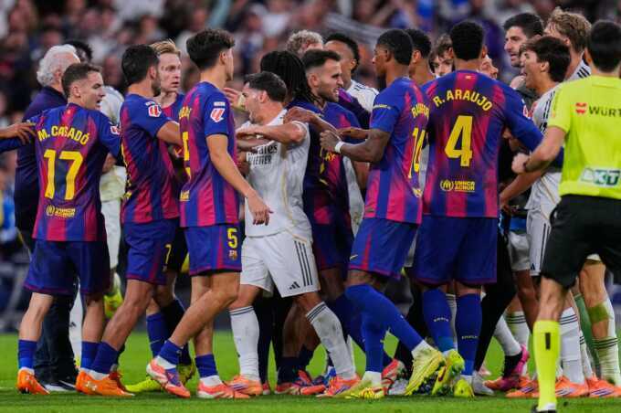 De Jong chỉ trích đội trưởng Real vì gây hấn với Yamal