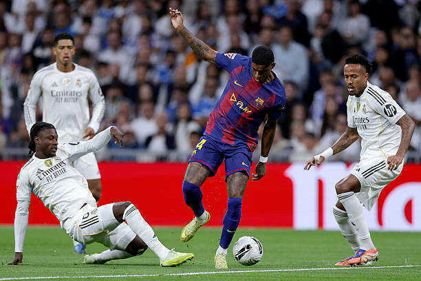 Rashford tiếp tục thăng hoa dù Barca thua Siêu kinh điển