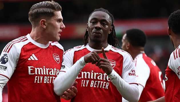Siêu máy tính chọn Arsenal vô địch, Man Utd chỉ xếp thứ 9