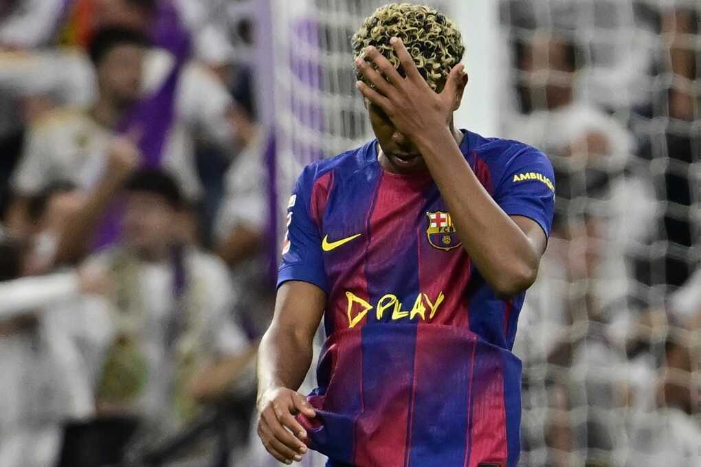 Barcelona họp khẩn, Lamine Yamal tiếp tục có hành động tranh cãi