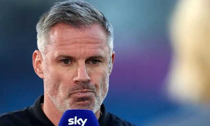 Carragher: `Liverpool đang khủng hoảng`