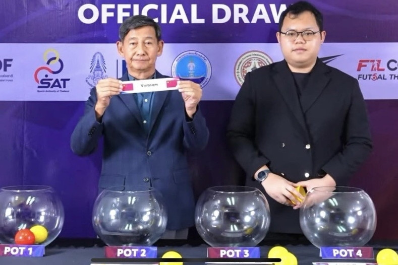 VFF yeu cau lam ro su co Lien doan bong da Thai Lan dung sai Quoc ky Viet Nam