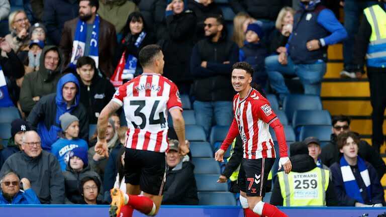 Chiến thắng trước Chelsea giúp Sunderland lên tầm cao mới.