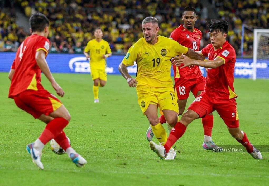 AFC tuyên bố xử lý mạnh tay với bóng đá Malaysia, chỉ còn chờ FIFA - 2