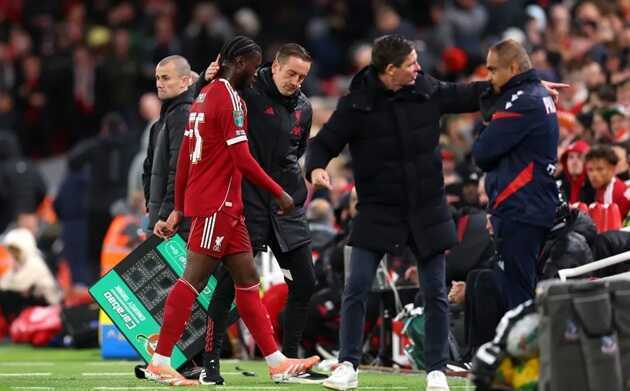 Amara Nallo nhận thẻ đỏ thứ hai chỉ sau hai trận cho Liverpool