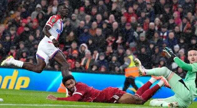 Bị Crystal Palace vùi dập 3-0 ngay tại Anfield, Liverpool dừng bước ở vòng 4 Cúp Liên đoàn