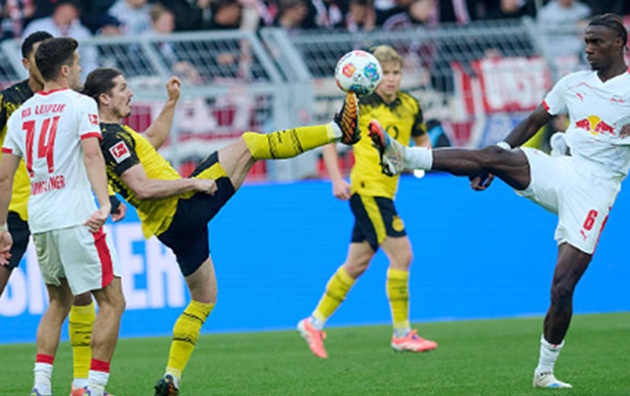 Dortmund hòa Leipzig, vững vàng vị trí thứ 2