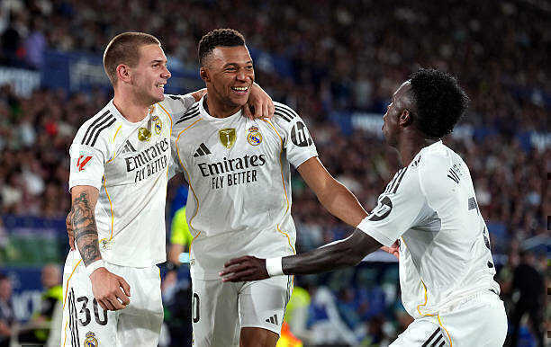 Real Madrid và những vấn đề đang bị ngôi đầu bảng che lấp