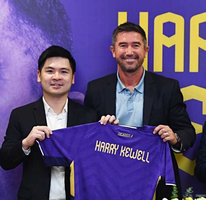 HLV Harry Kewell thích thú với áp lực từ Hà Nội FC