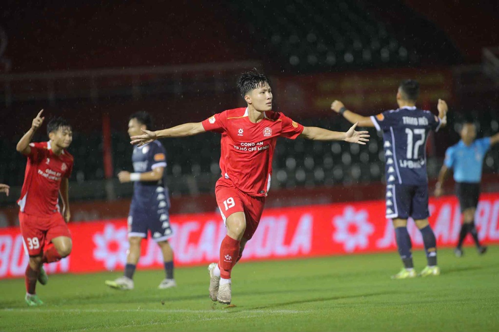 Ghi bàn trước, CLB Công an TPHCM vẫn thua ngược CLB Hải Phòng - 2