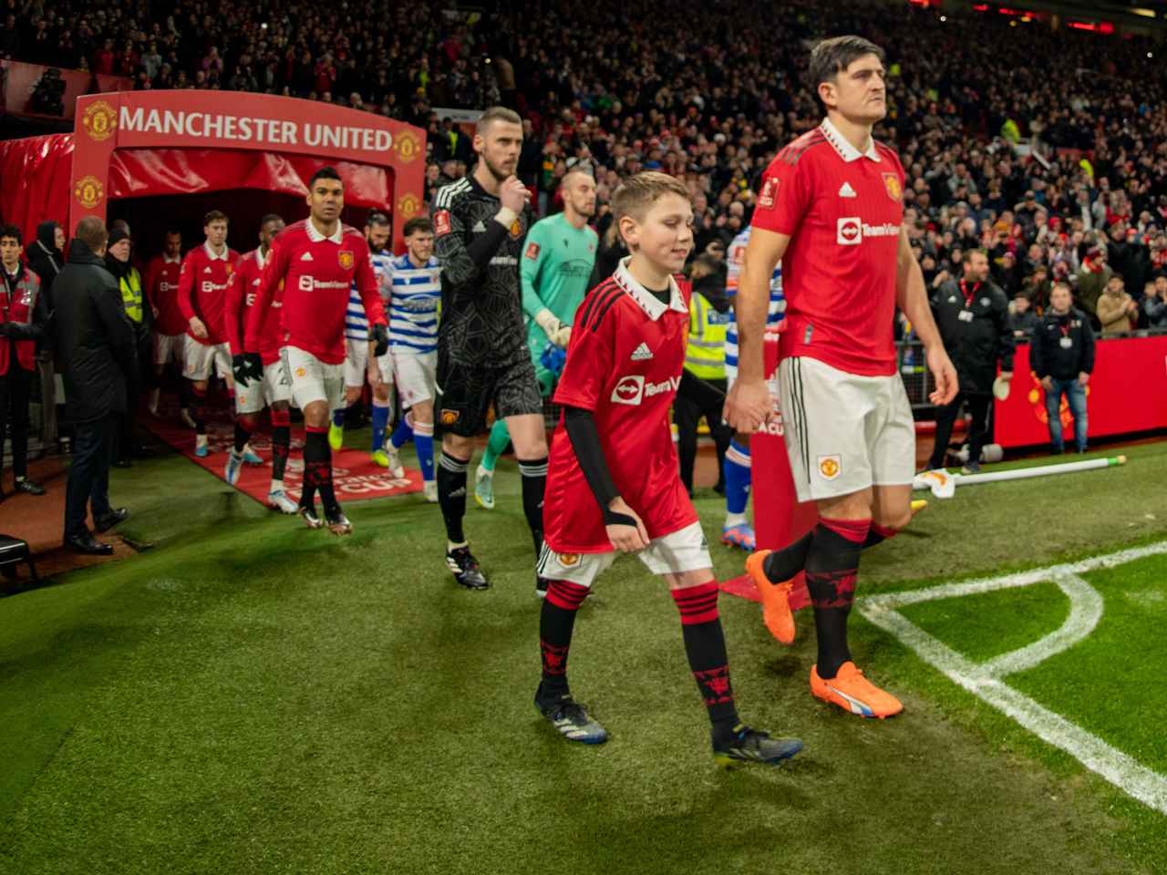 Tin bóng đá - Giá vé mascot: Giấc mơ của trẻ nhỏ trị giá 2.000 Bảng và sự phẫn nộ tại Ngoại hạng Anh