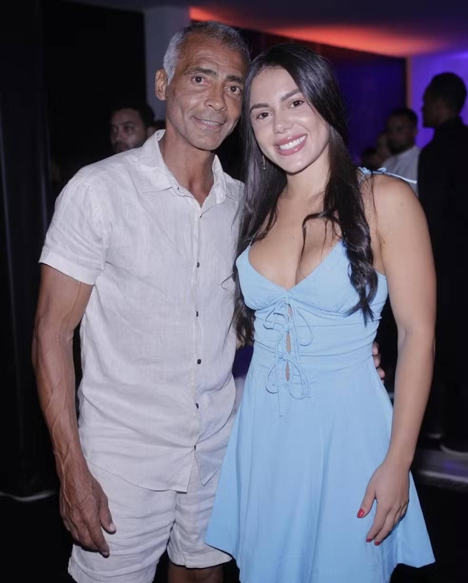 Tin bóng đá - Romario chia tay bạn gái kém 37 tuổi