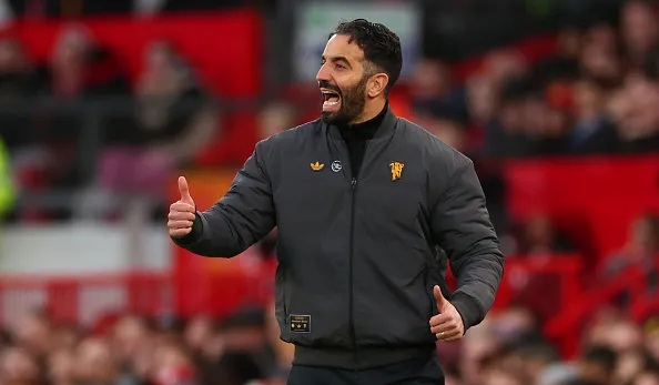 Không đá châu Âu, Gary Neville đòi hỏi Man United tranh top 4