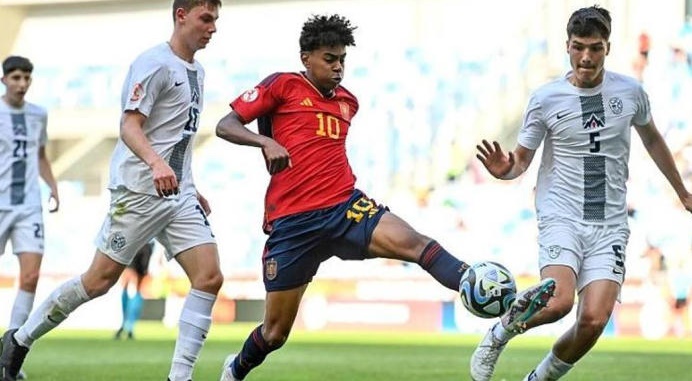 Lamine Yamal và cuộc chiến không hồi kết giữa CLB và ĐTQG