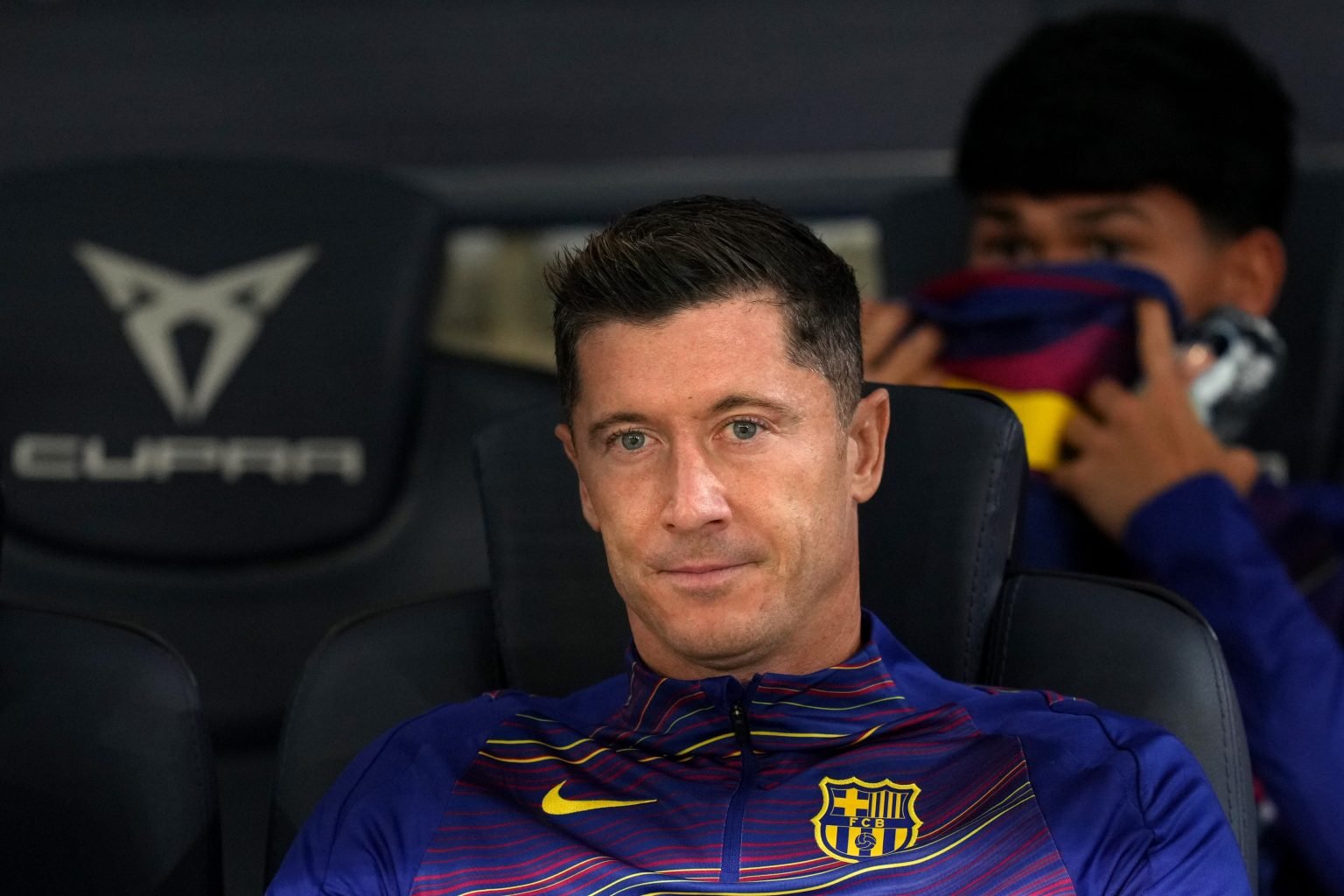 Lewandowski cân nhắc giải nghệ nếu không đạt thỏa thuận với Barca