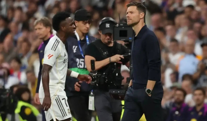 5 cầu thủ cầm đầu `cơn sóng ngầm` tại Real