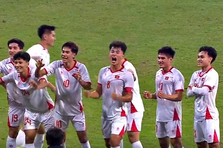 U22 Việt Nam đánh bại chủ nhà U22 Trung Quốc