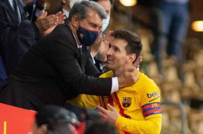 Chủ tịch Barca: `Messi trở lại là điều không thực tế`